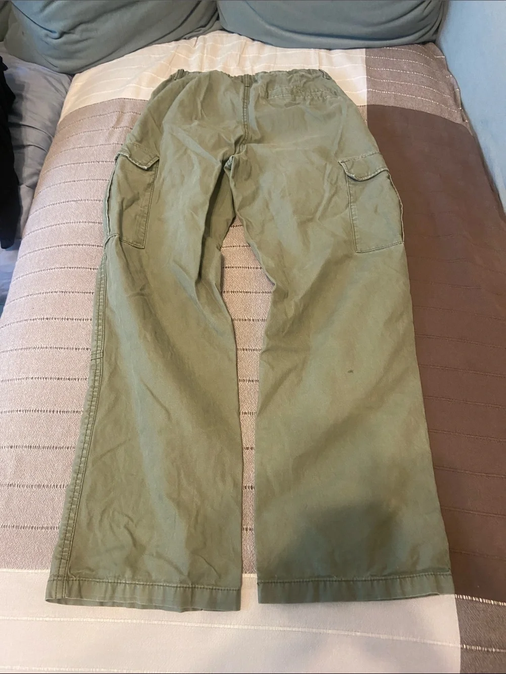 Old Navy Baggy Olive Cargo Pants - Casual Utility Style